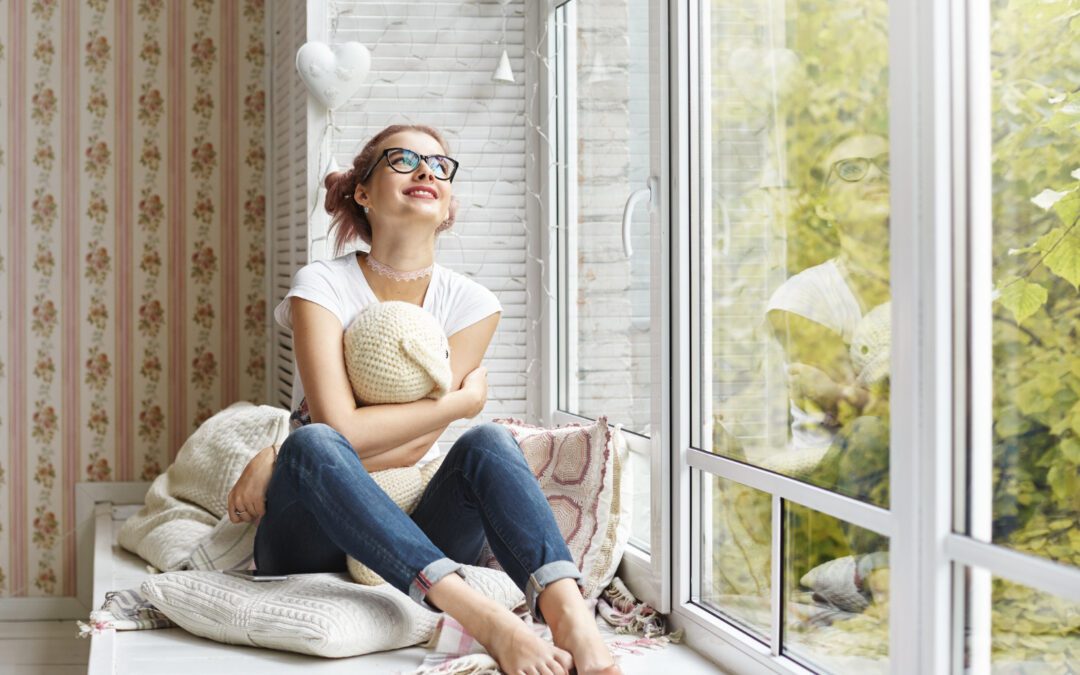 What Should You Know Before Choosing Your Sunroom Windows?